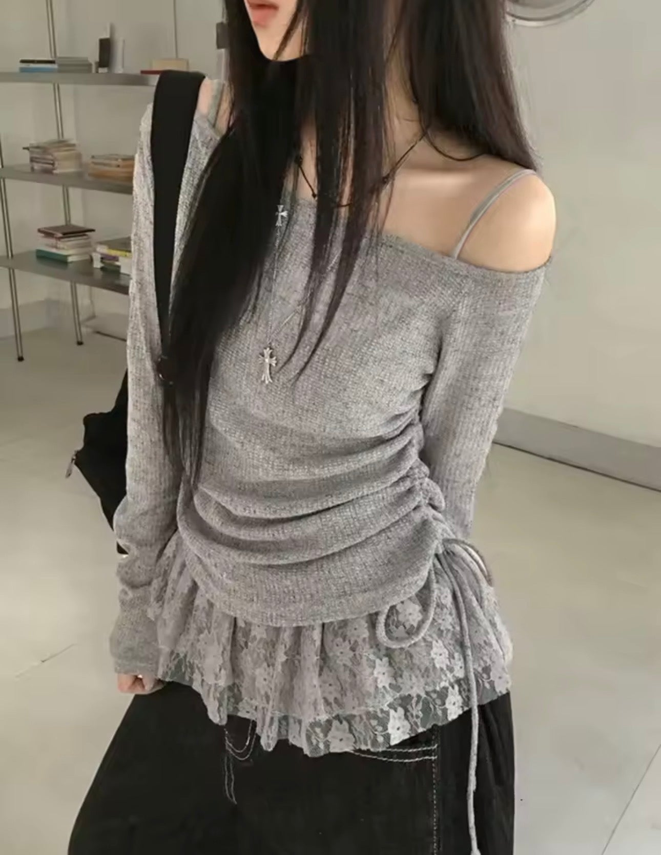 Summer Grey Y2K 2-Piece Set – Off-Shoulder Top & Lace Cami